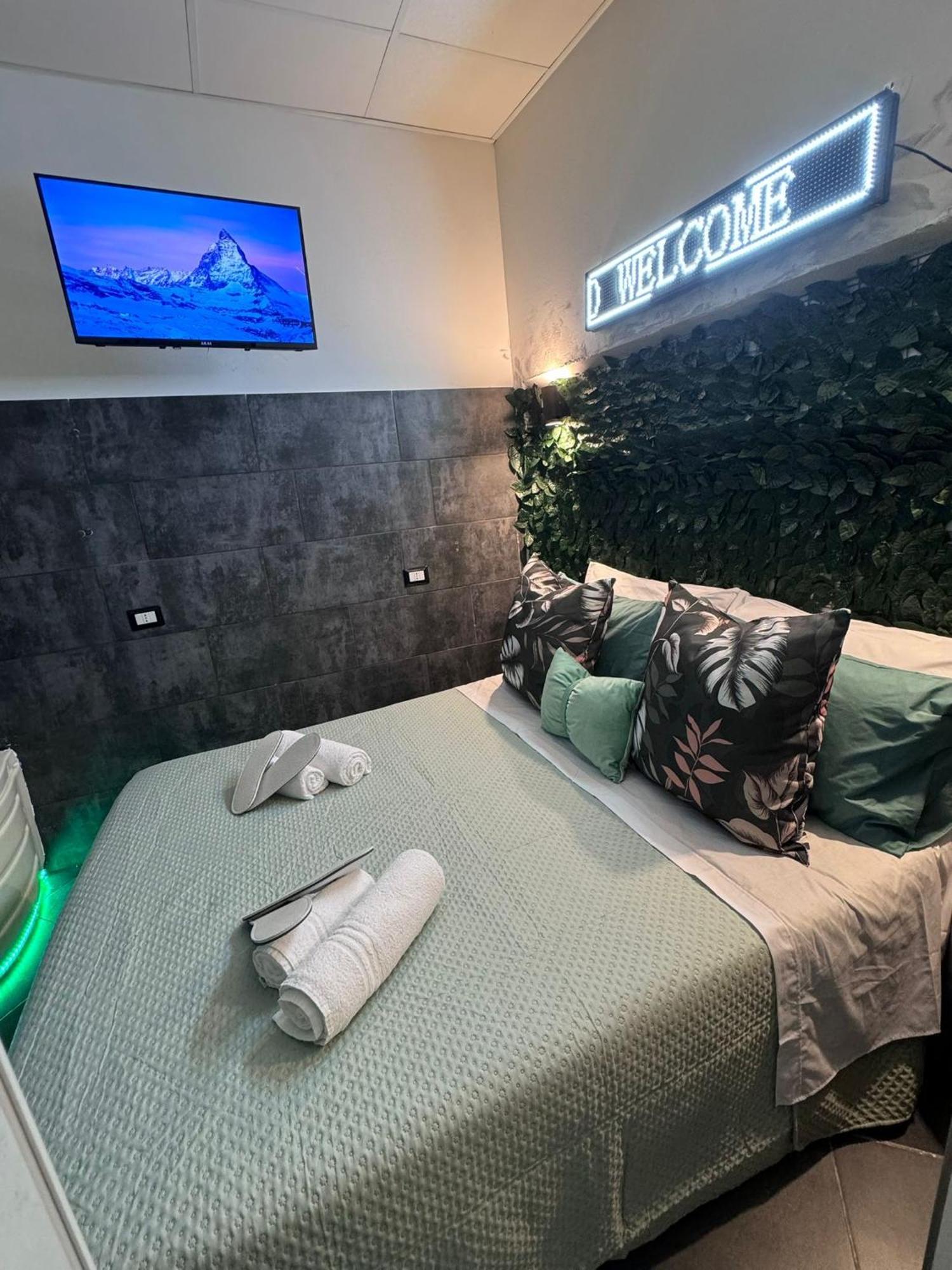 Casa Di Vincenzo Bed & Breakfast เนเปิลส์ ภายนอก รูปภาพ